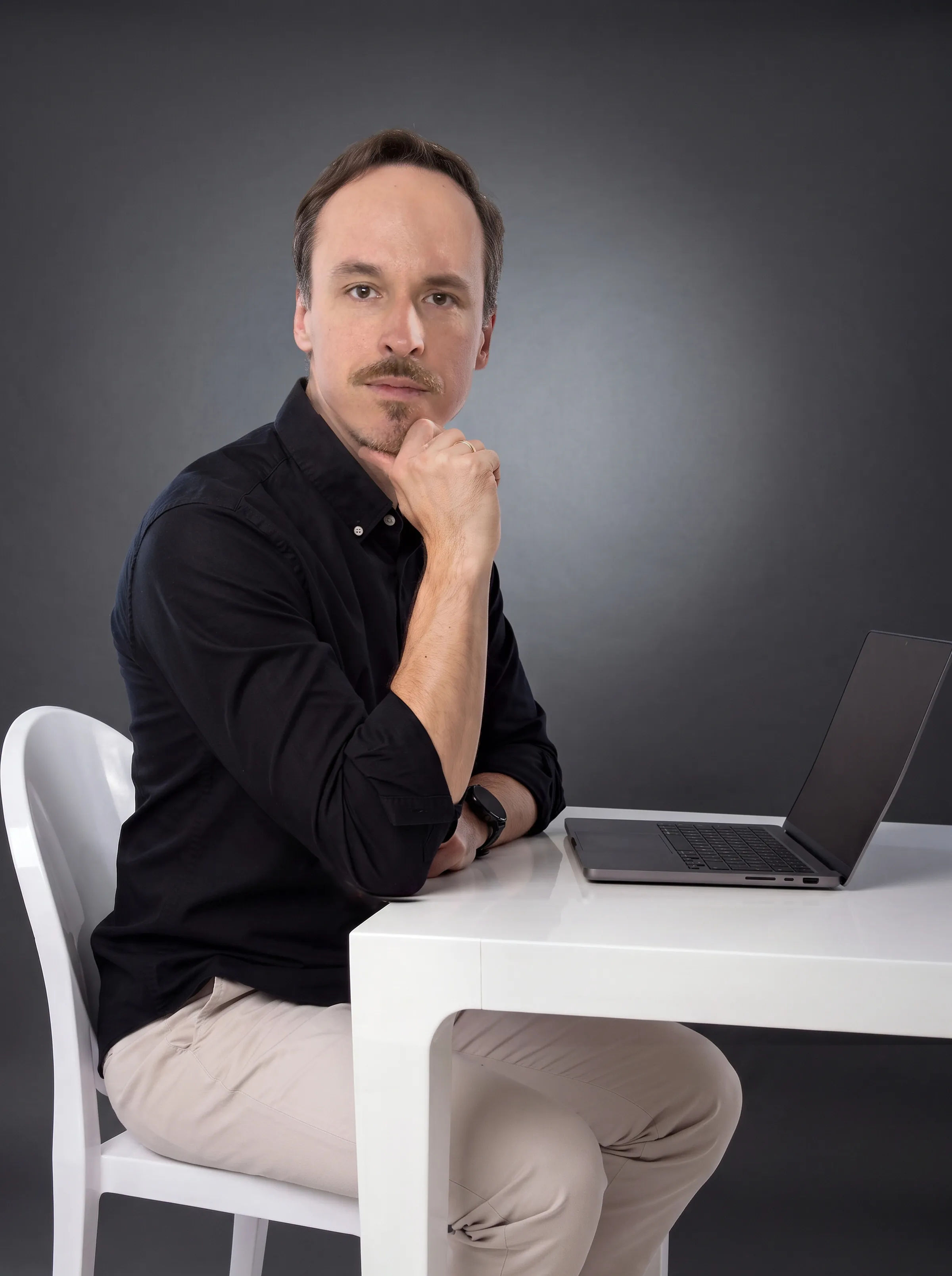 Krystian Gadomski in a graphite studio